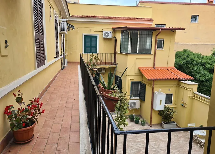 Roma Guest Houses Apartment *