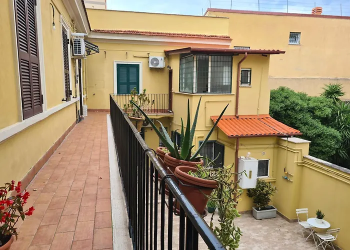 Roma Guest Houses Apartment *